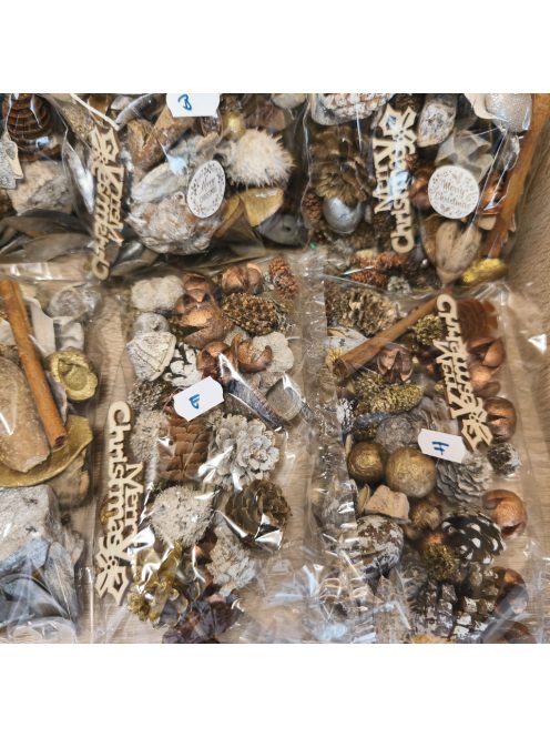 Vegyes szárított terméscsomag 90-100 gr /csomag ajándék Merry Christmas felirattal 