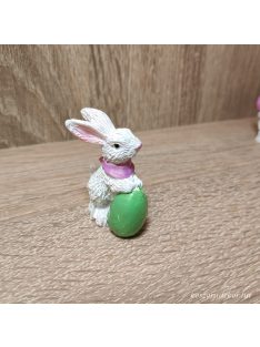 Fehér poly nyuszi több színű tojással 4,5cm 1db