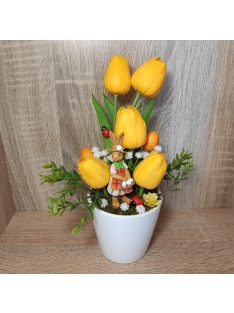   Húsvéti lakásdekor kerámia nyuszival, sárga gumi tulipánokkal 